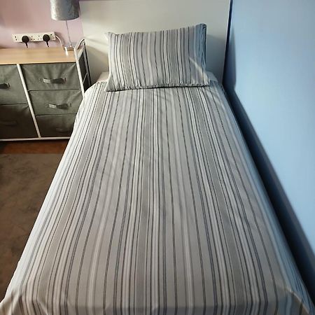 Twin Room In Prescot Homestay エクステリア 写真