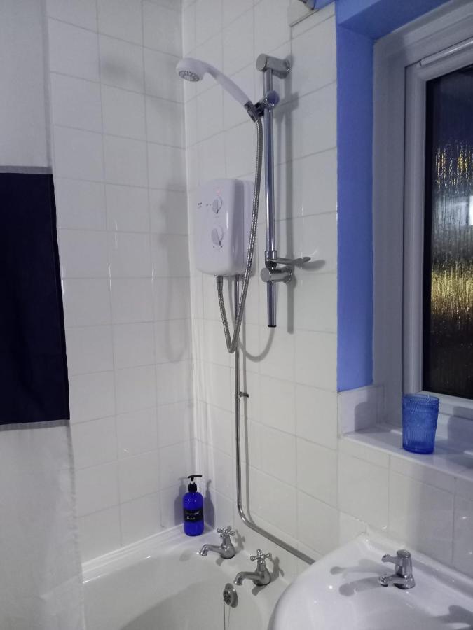 Twin Room In Prescot Homestay エクステリア 写真